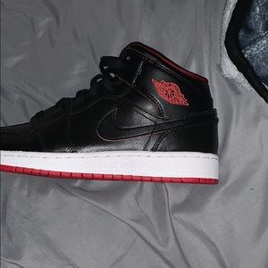 Dead stock Jordan one mid tops